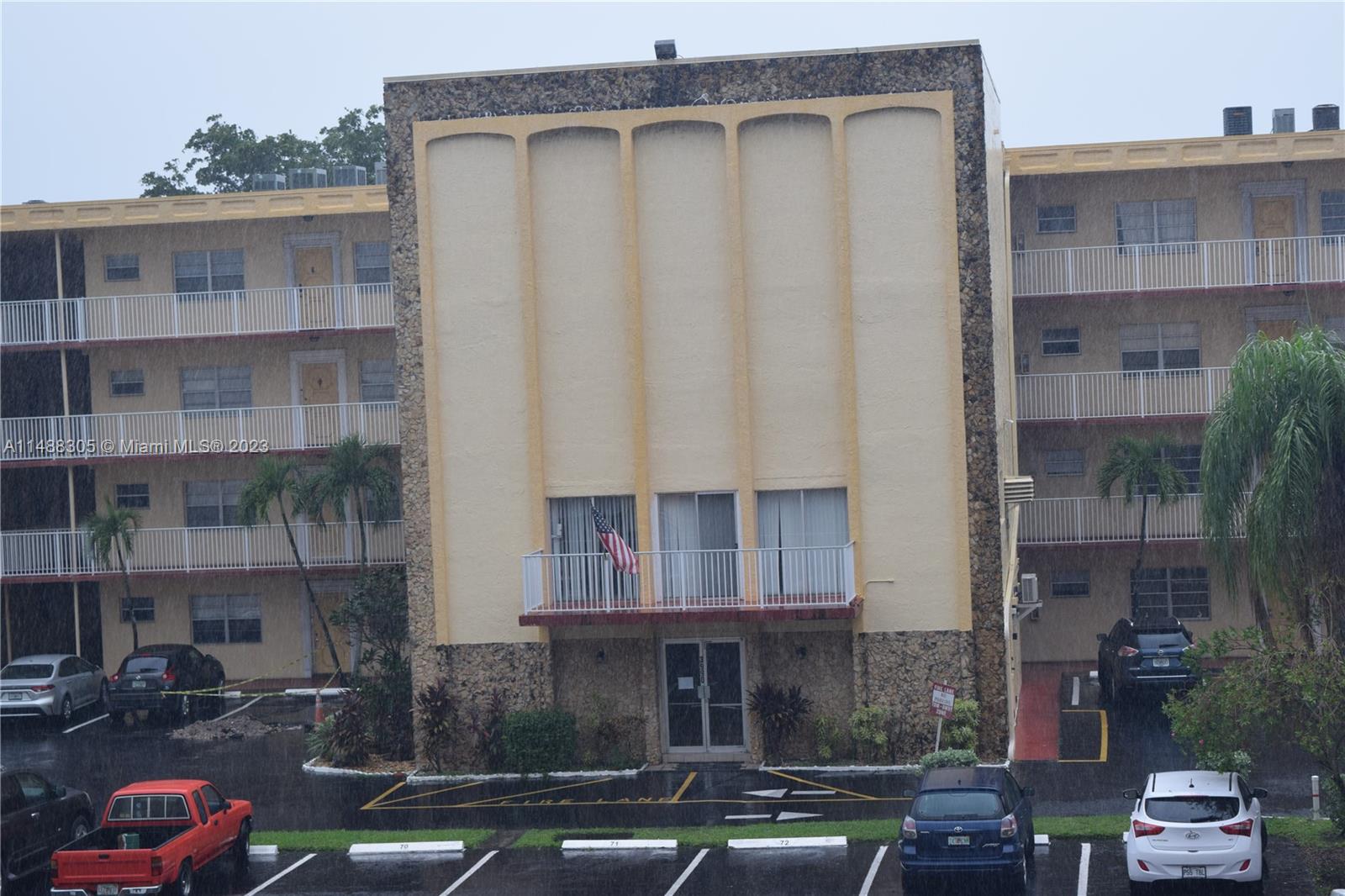 TOPAZ SOUTH CONDO - Residential