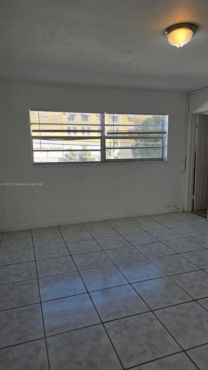 SUTTON HOUSE CONDO - Residential