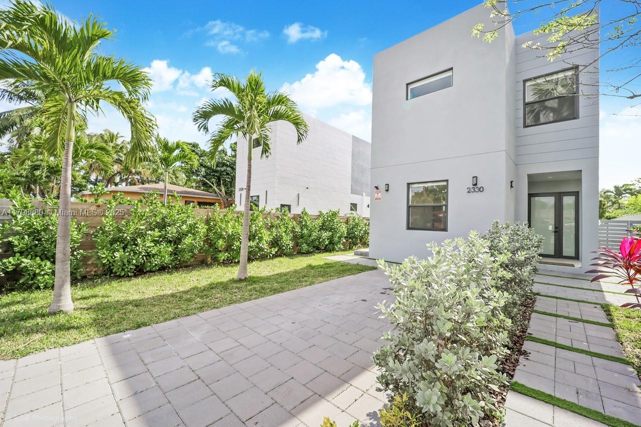 GRAPELAND SUBDIVISION REV - Residential Lease