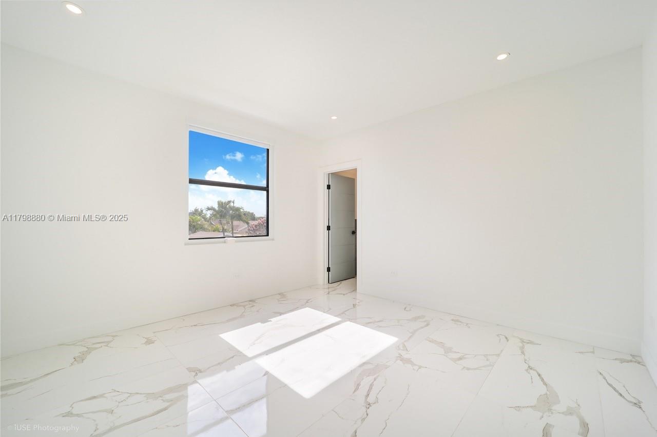 GRAPELAND SUBDIVISION REV - Residential Lease