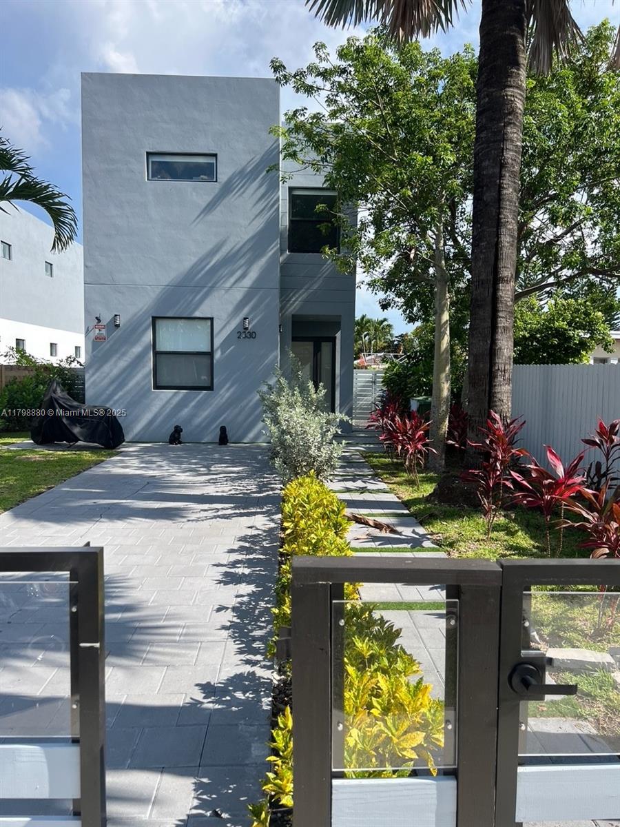 GRAPELAND SUBDIVISION REV - Residential Lease