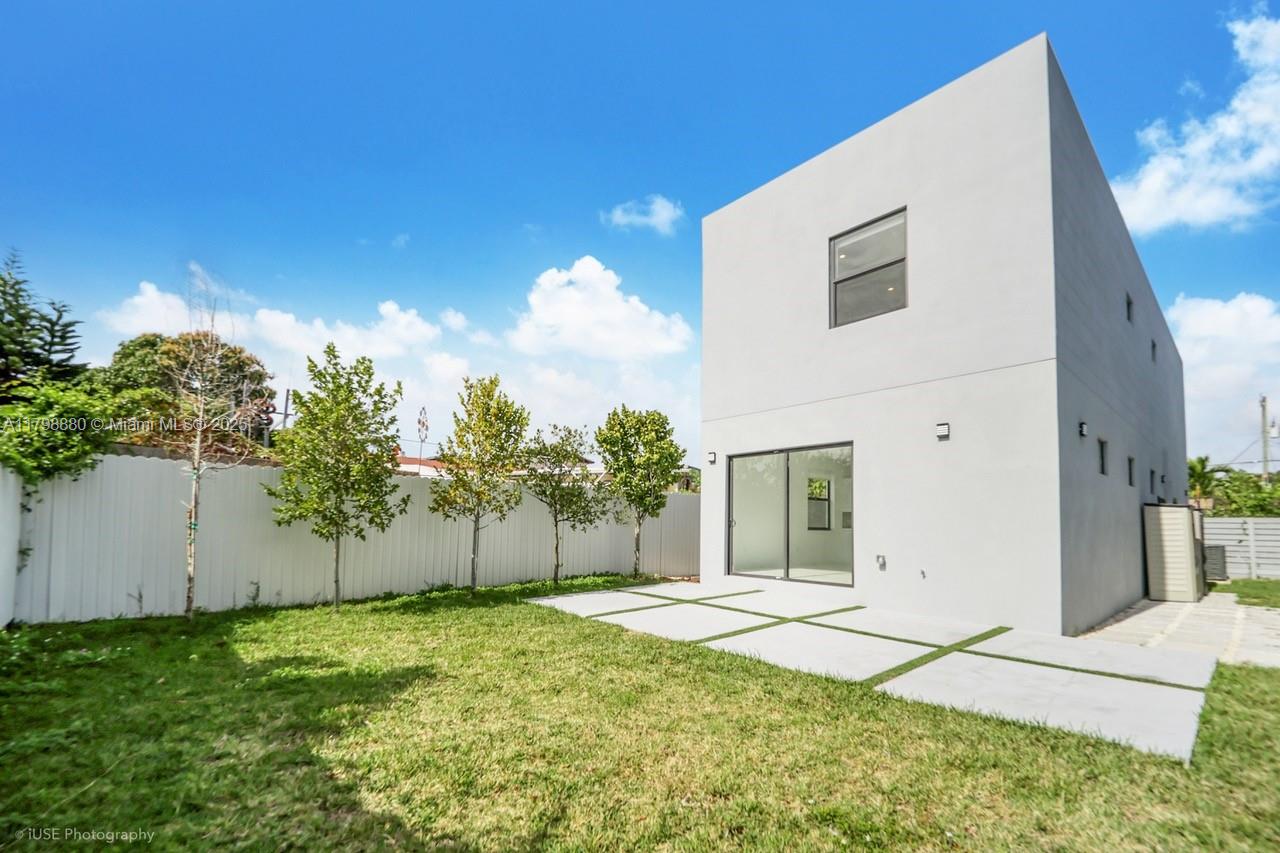 GRAPELAND SUBDIVISION REV - Residential Lease