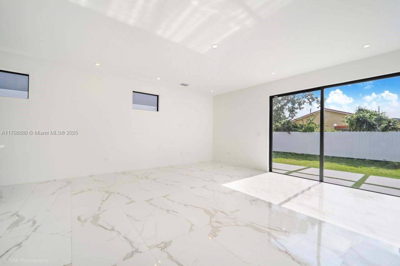 GRAPELAND SUBDIVISION REV - Residential Lease
