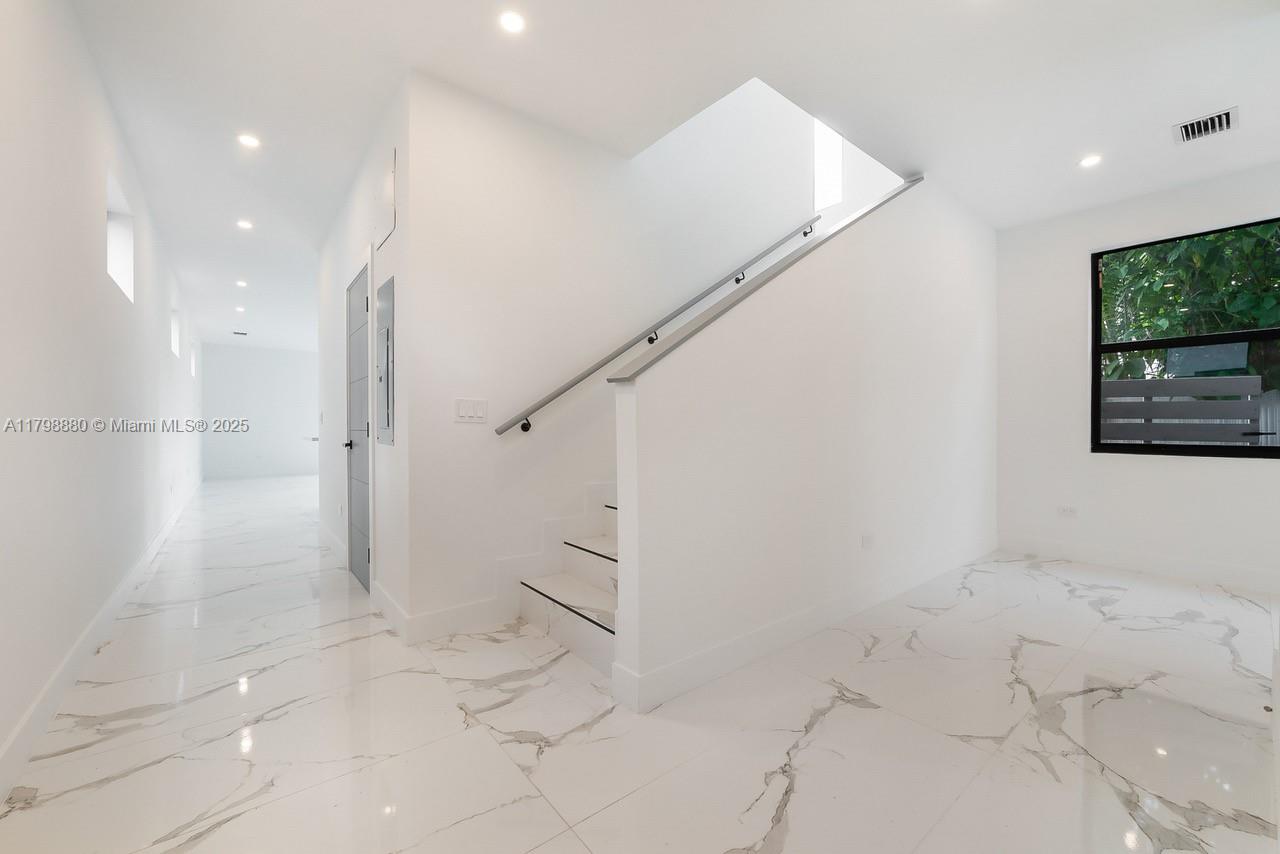 GRAPELAND SUBDIVISION REV - Residential Lease