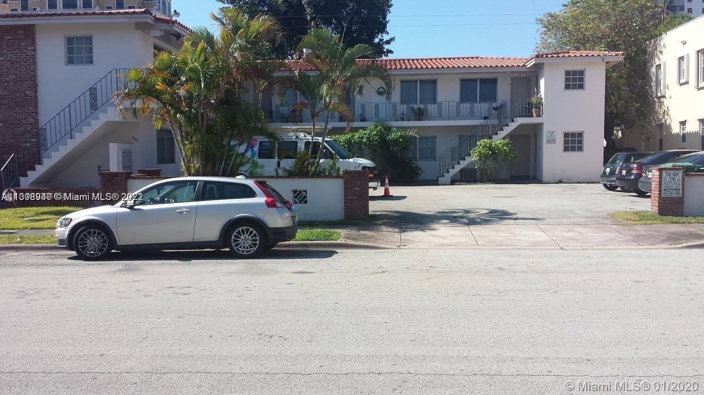 Coral Gables Apartment 2 bedrooms and 1 bathroom in quiet neighborhood. Unit on first floor. Very easy to show!