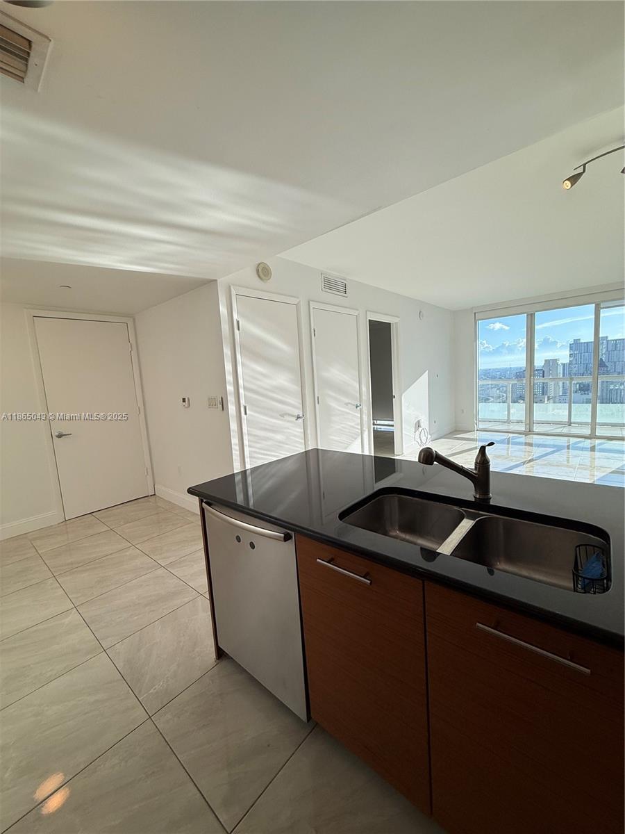 50 BISCAYNE CONDO - Residential
