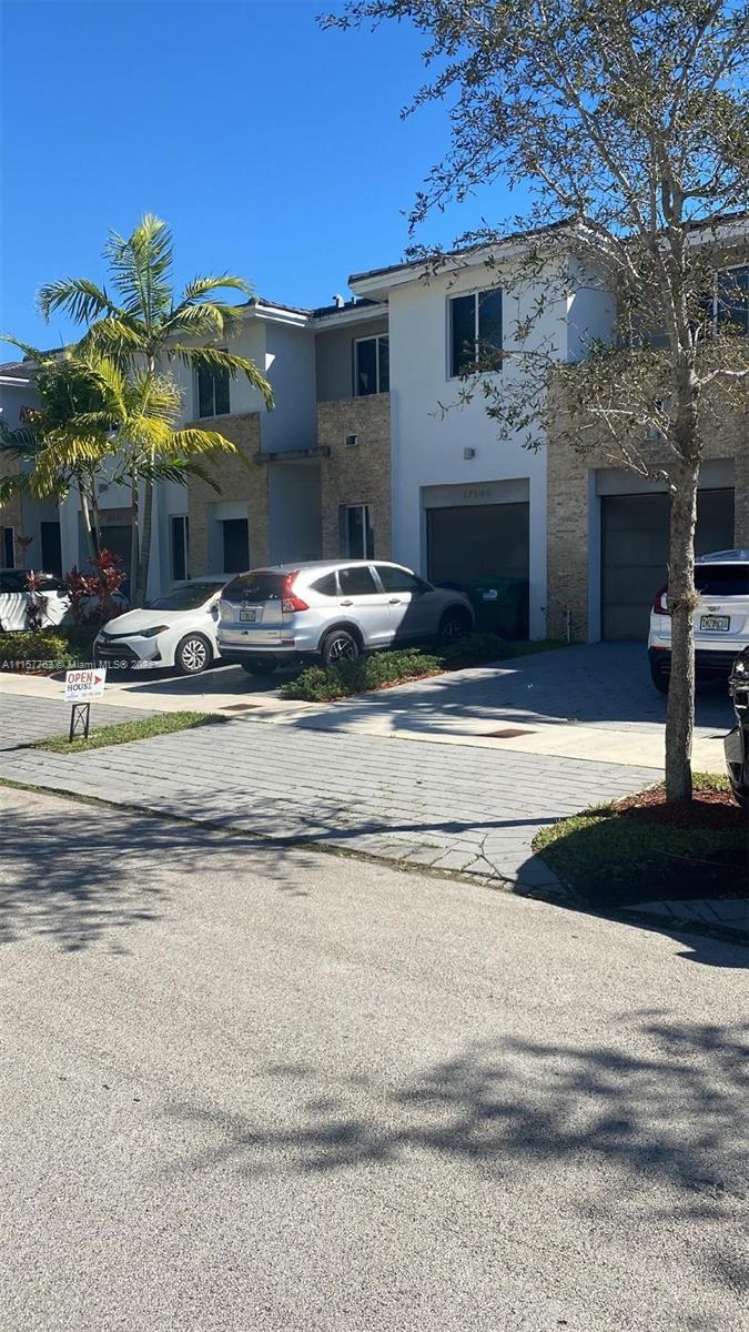 VENETIAN PARC - Residential