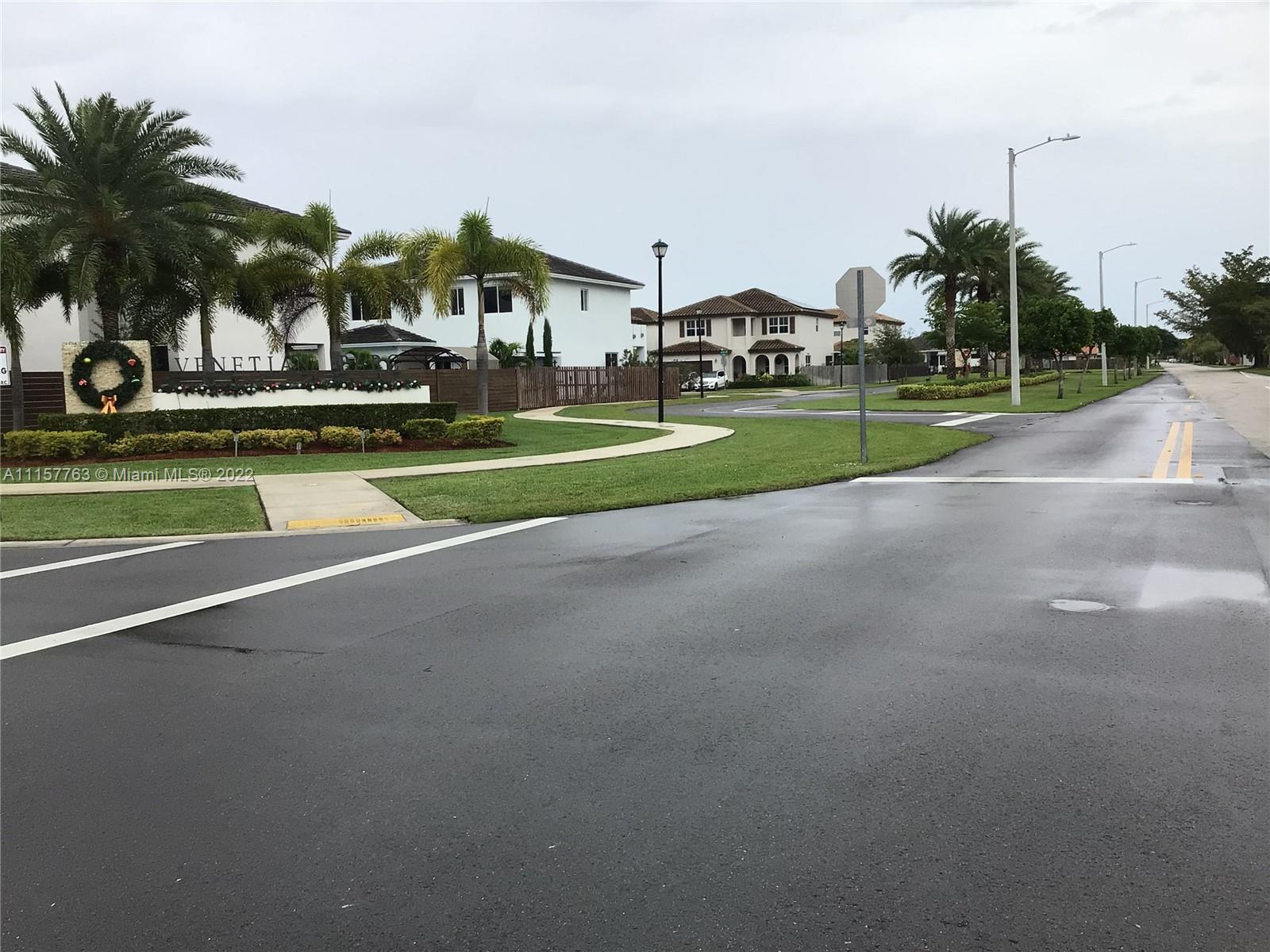 VENETIAN PARC - Residential