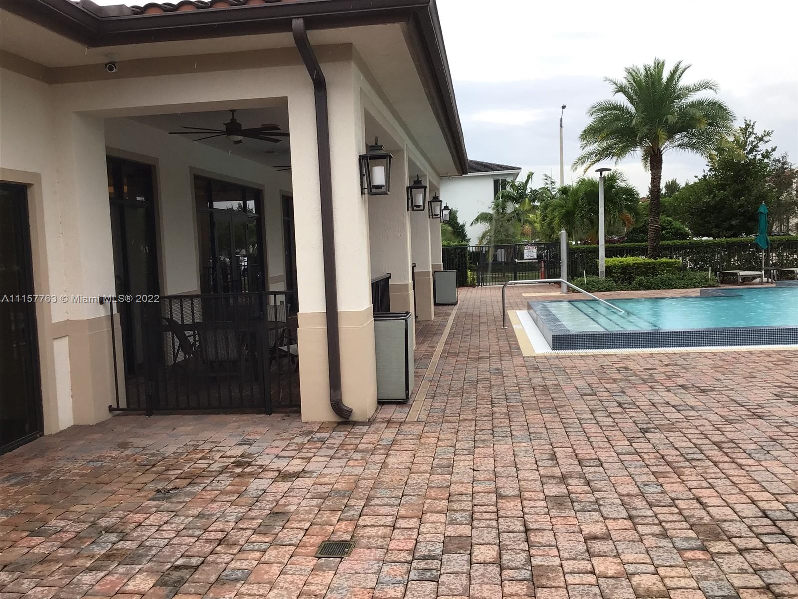 VENETIAN PARC - Residential