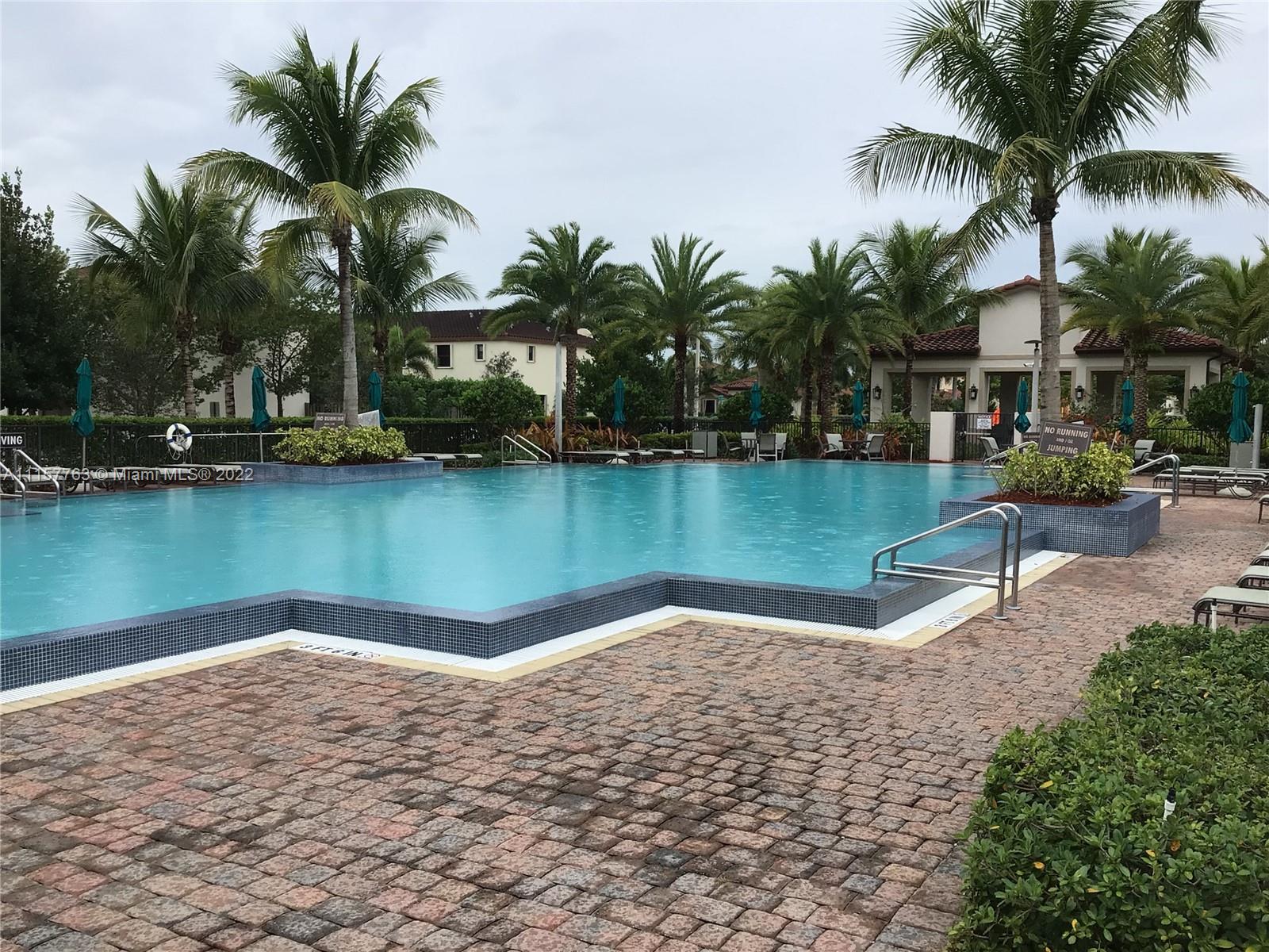 VENETIAN PARC - Residential