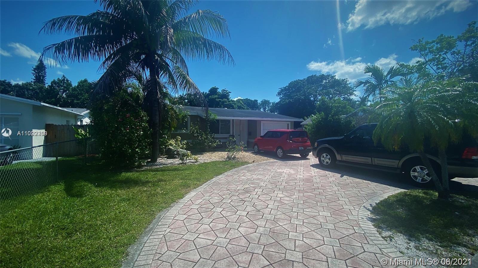 HOLLYWOOD LITTLE RANCHES - Residential Lease