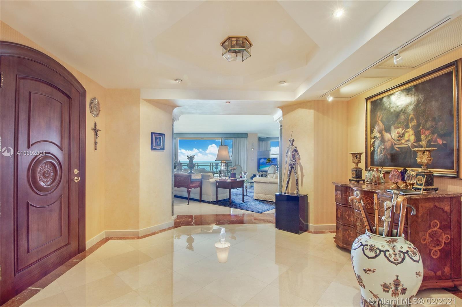 GRAND BAY RESIDENCES COND - Residential