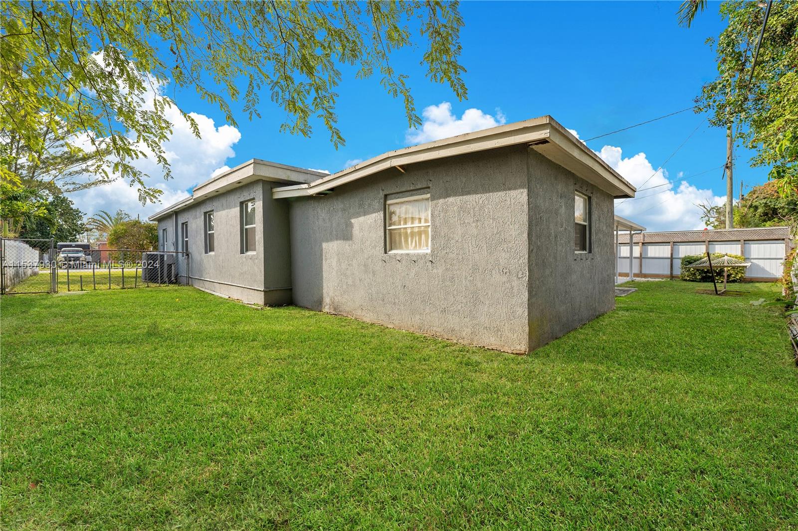 RICHMOND HEIGHTS - Residential