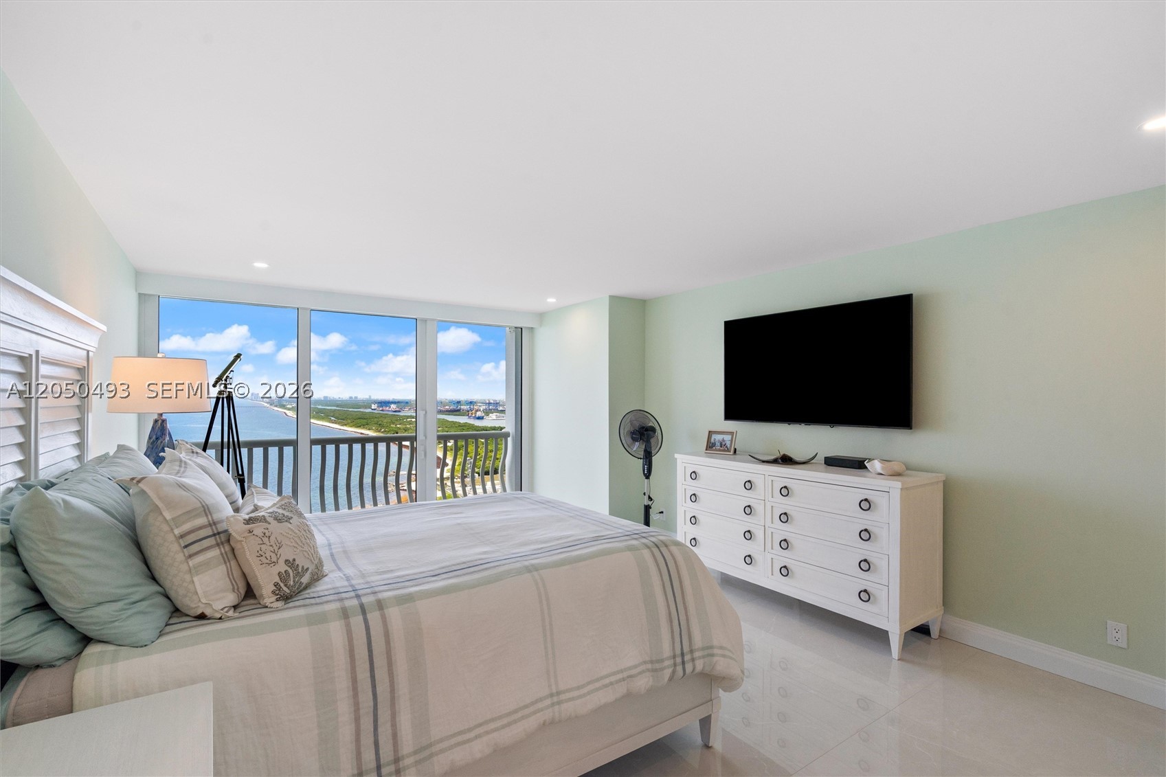 POINT OF AMERICAS - Residential