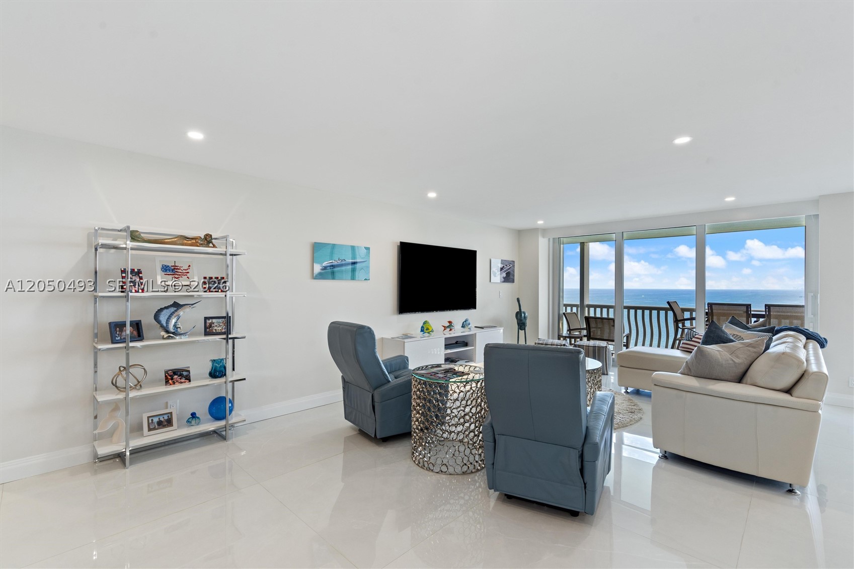 POINT OF AMERICAS - Residential