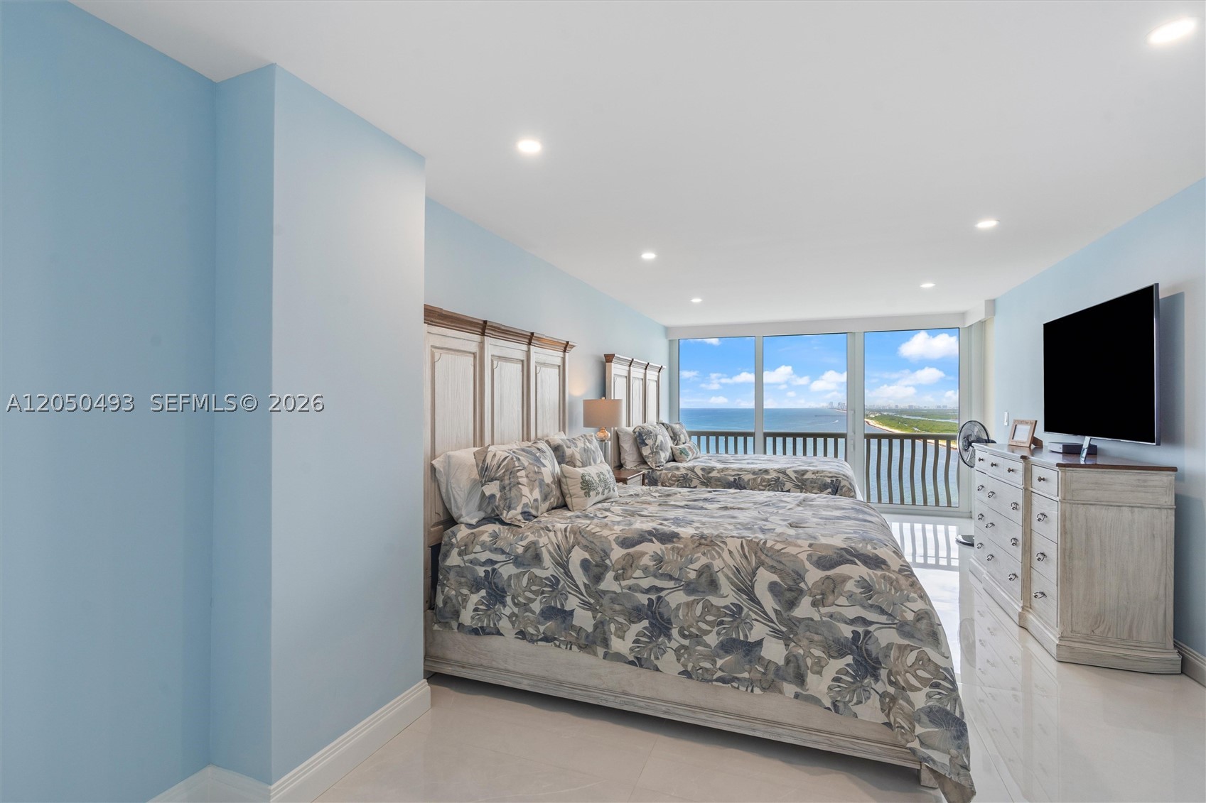 POINT OF AMERICAS - Residential