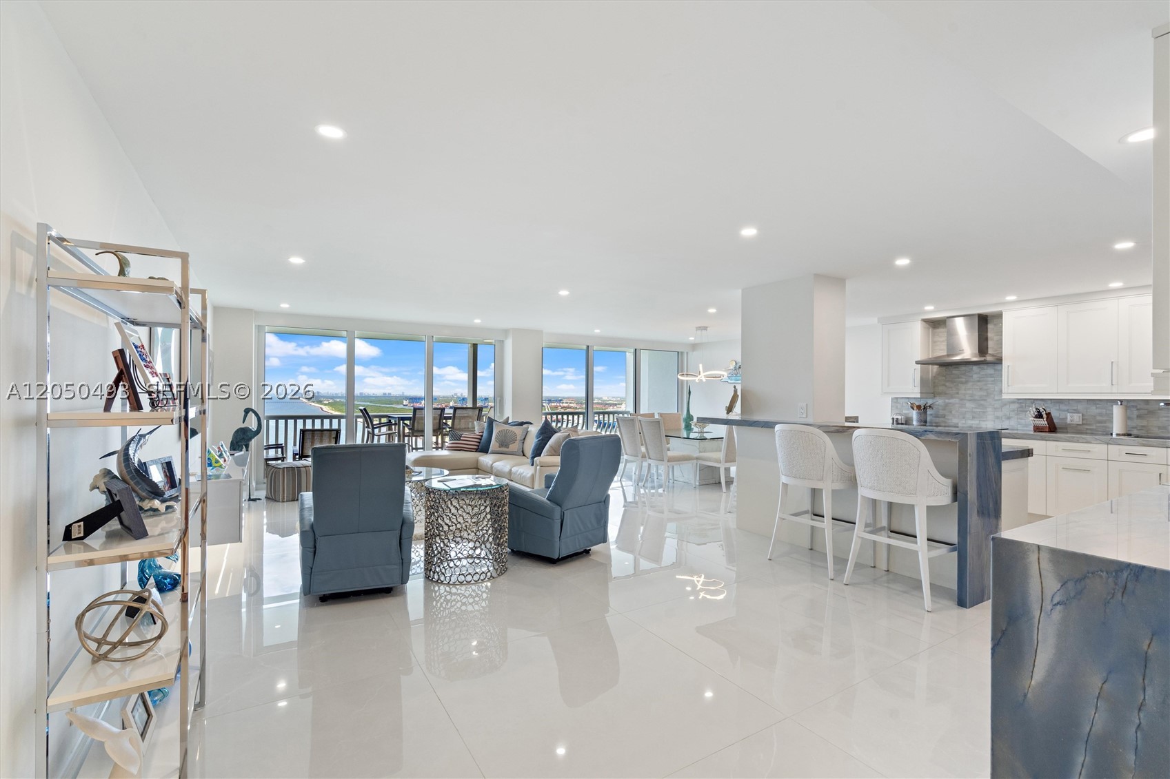 POINT OF AMERICAS - Residential