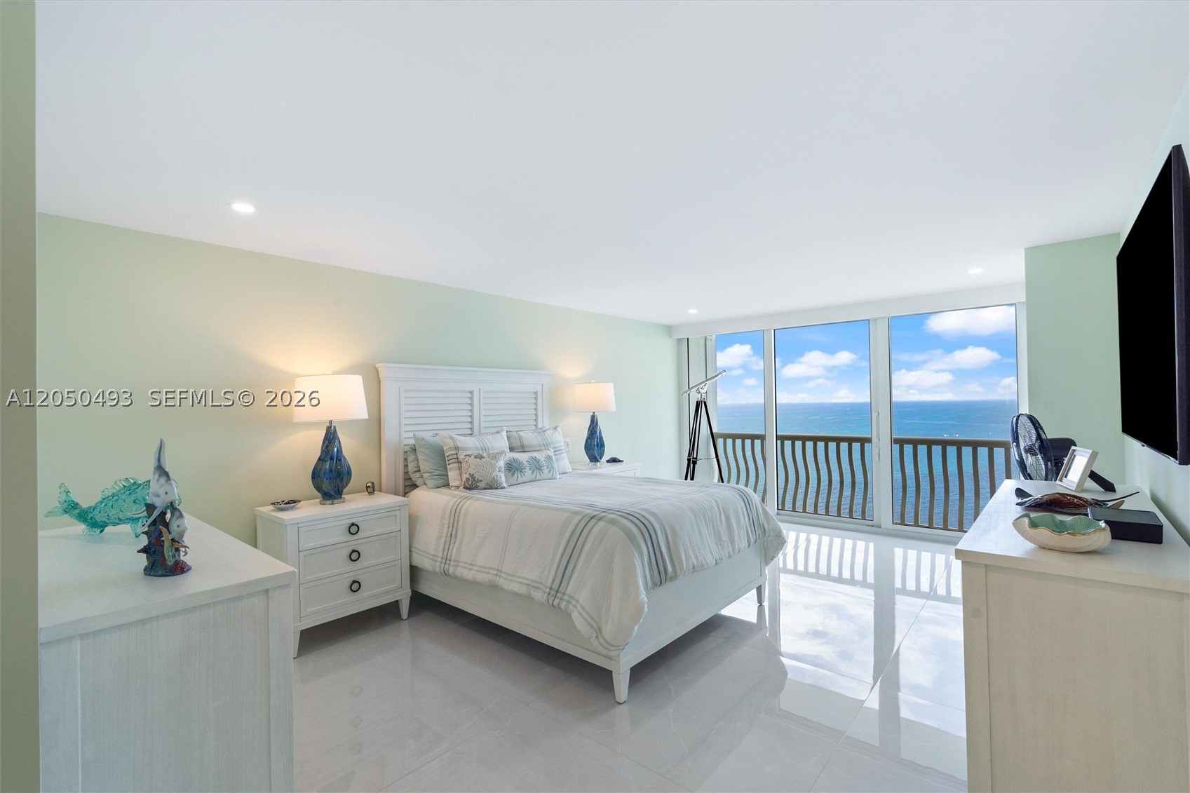 POINT OF AMERICAS - Residential