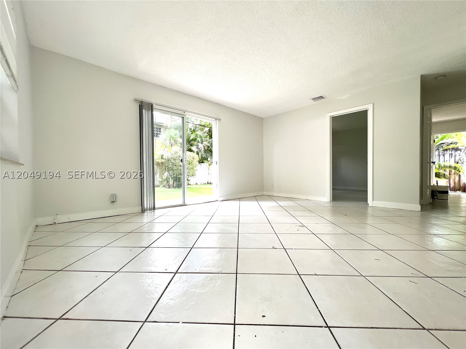 RIVERSIDE ADD AMEN PLAT - Residential Lease