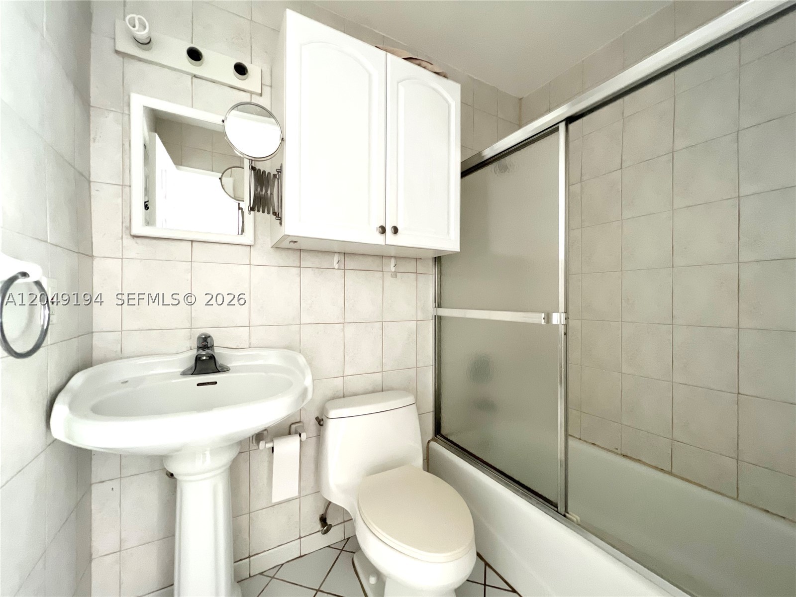 RIVERSIDE ADD AMEN PLAT - Residential Lease