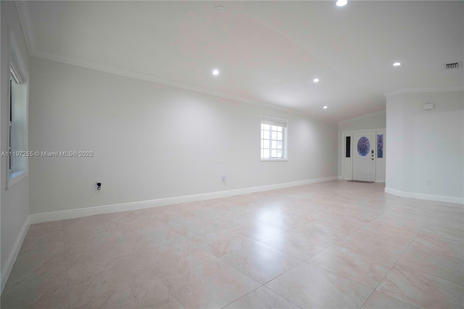 SILVER PALMS - Residential