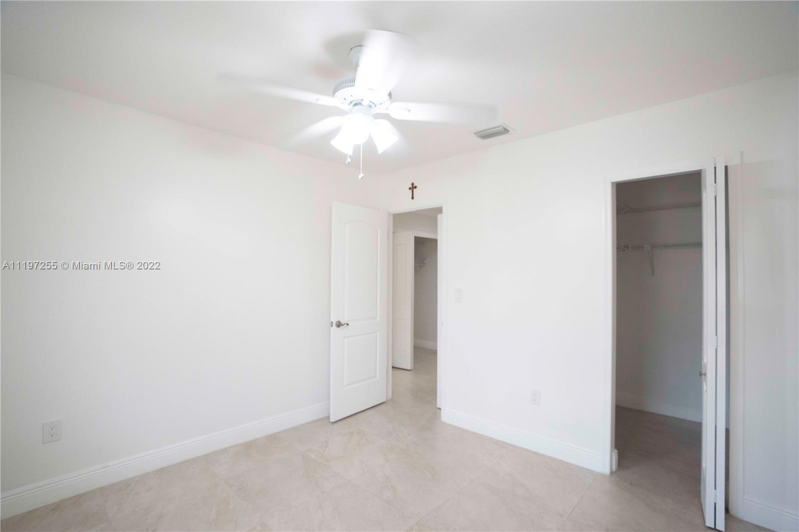 SILVER PALMS - Residential