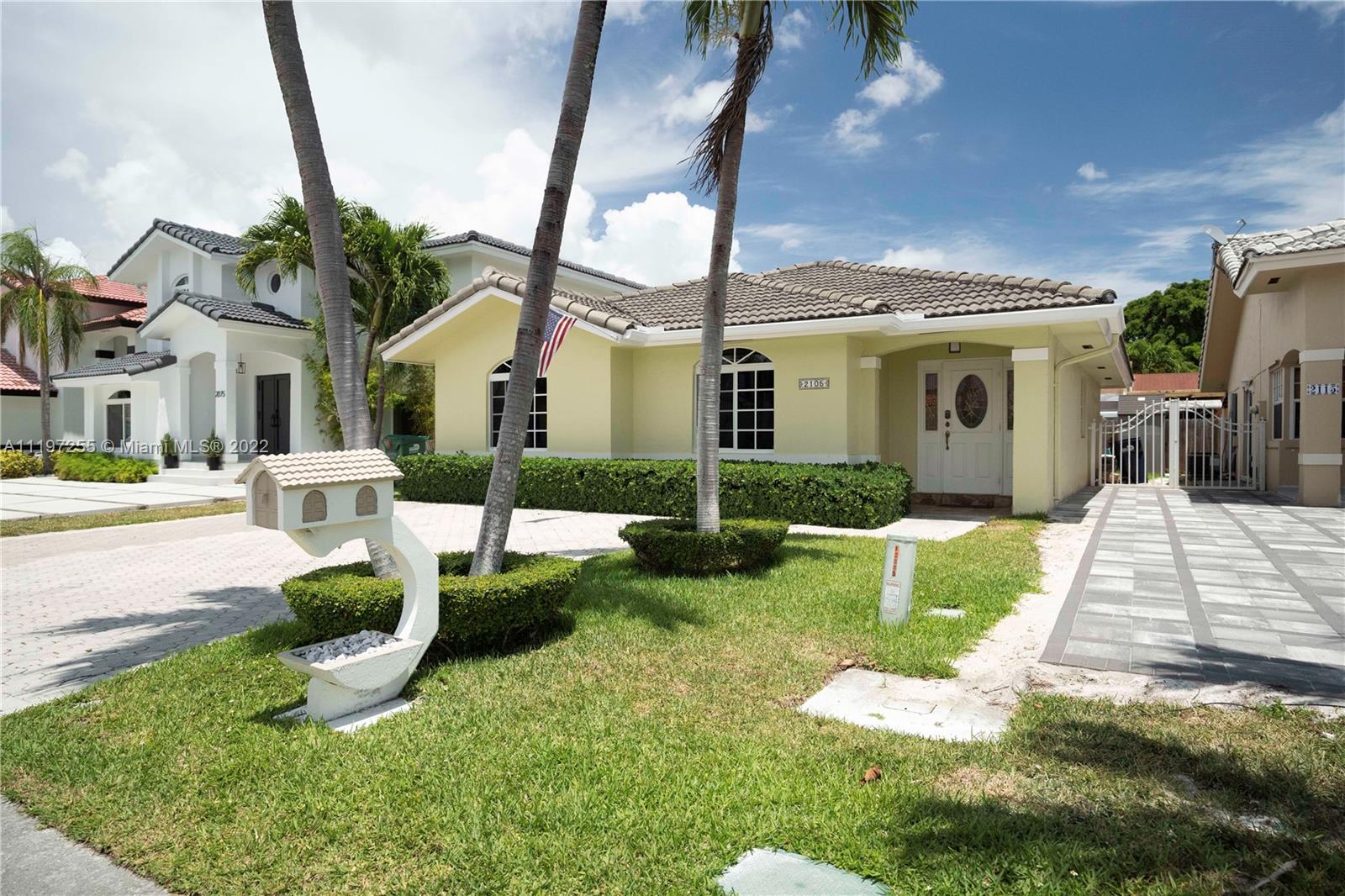 SILVER PALMS - Residential
