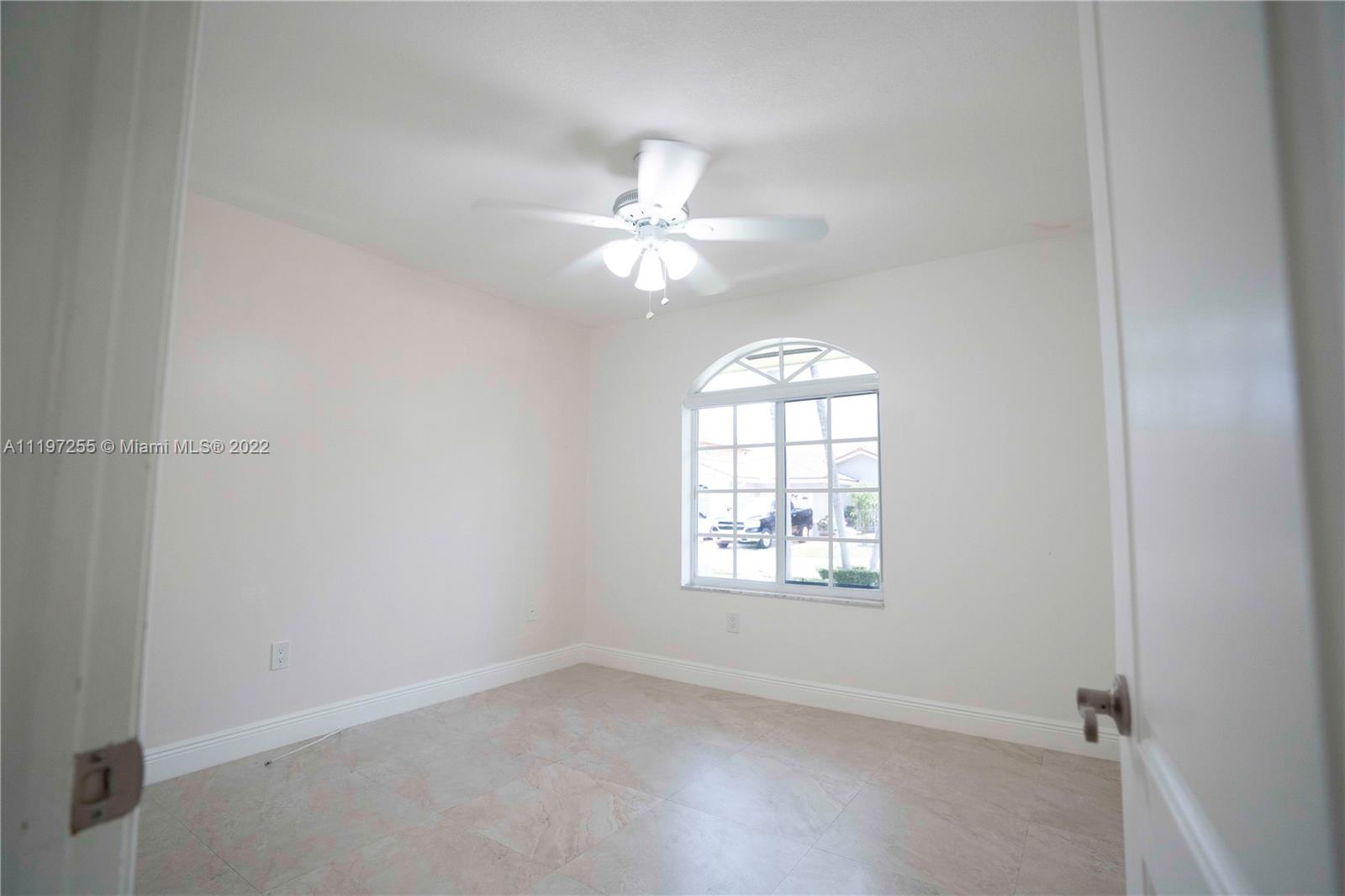 SILVER PALMS - Residential