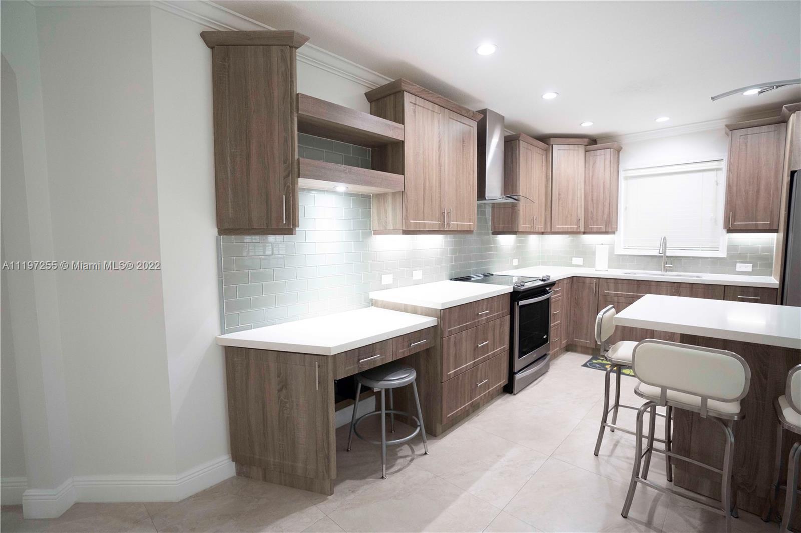 SILVER PALMS - Residential