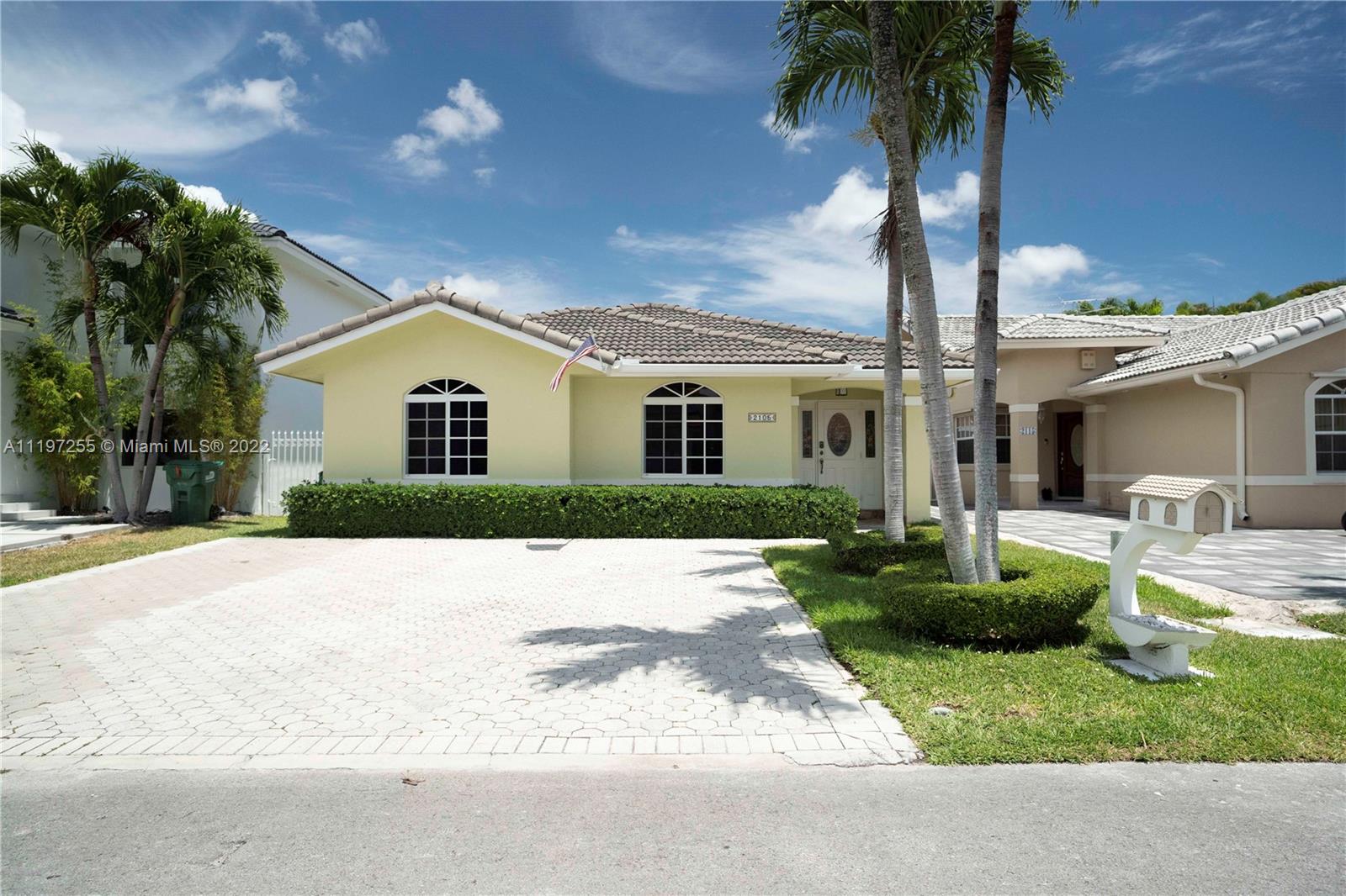 SILVER PALMS - Residential