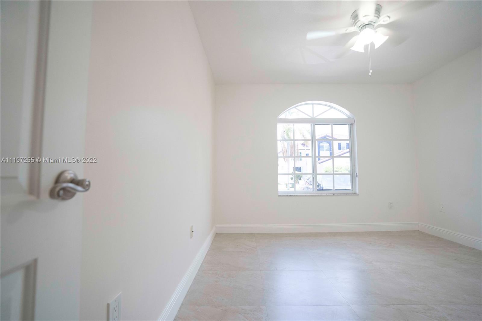 SILVER PALMS - Residential
