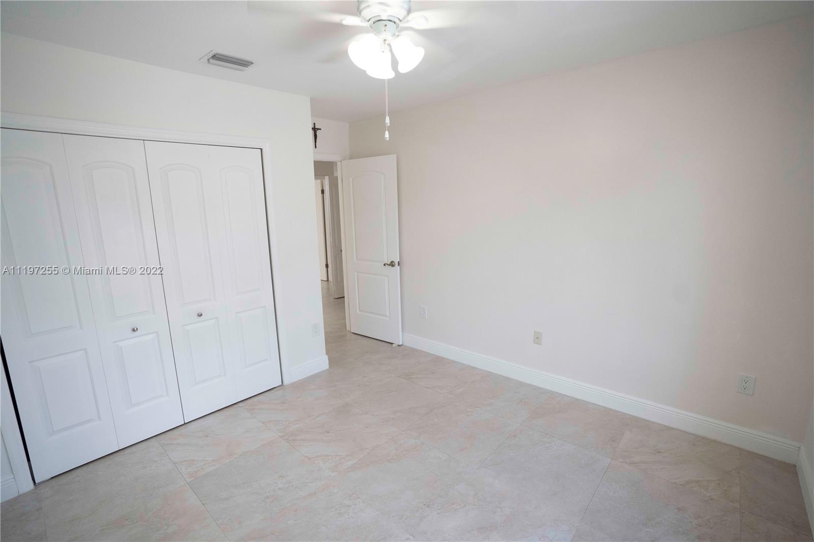 SILVER PALMS - Residential