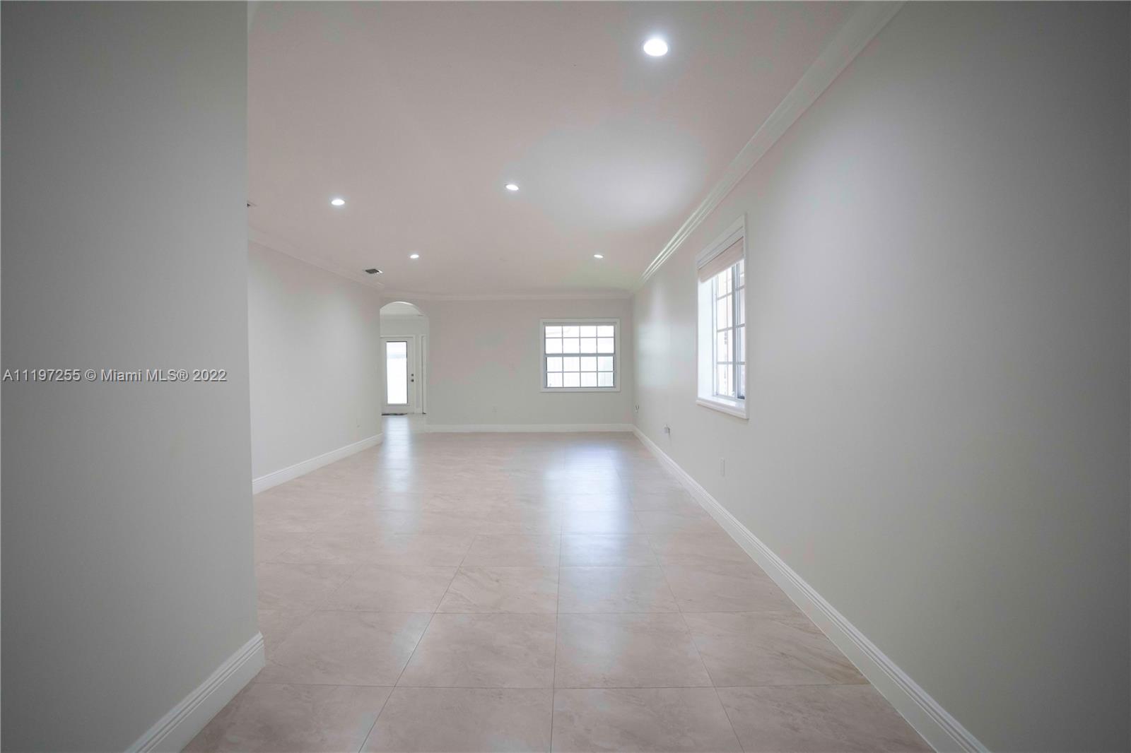 SILVER PALMS - Residential