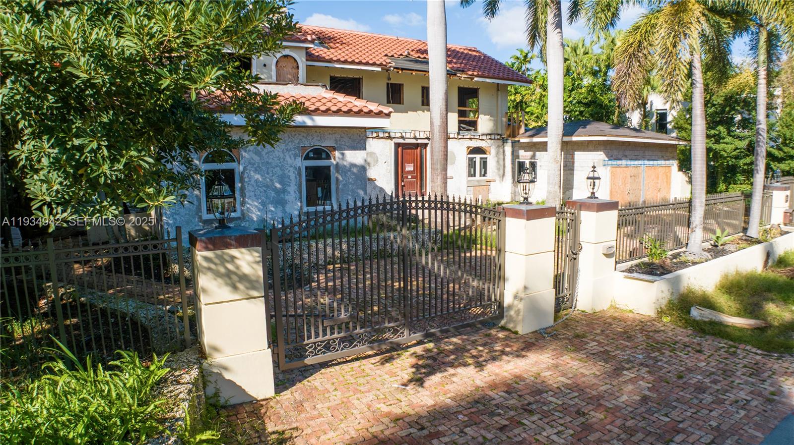 CORAL ISLES - Residential