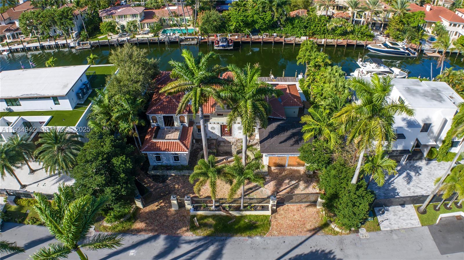 CORAL ISLES - Residential