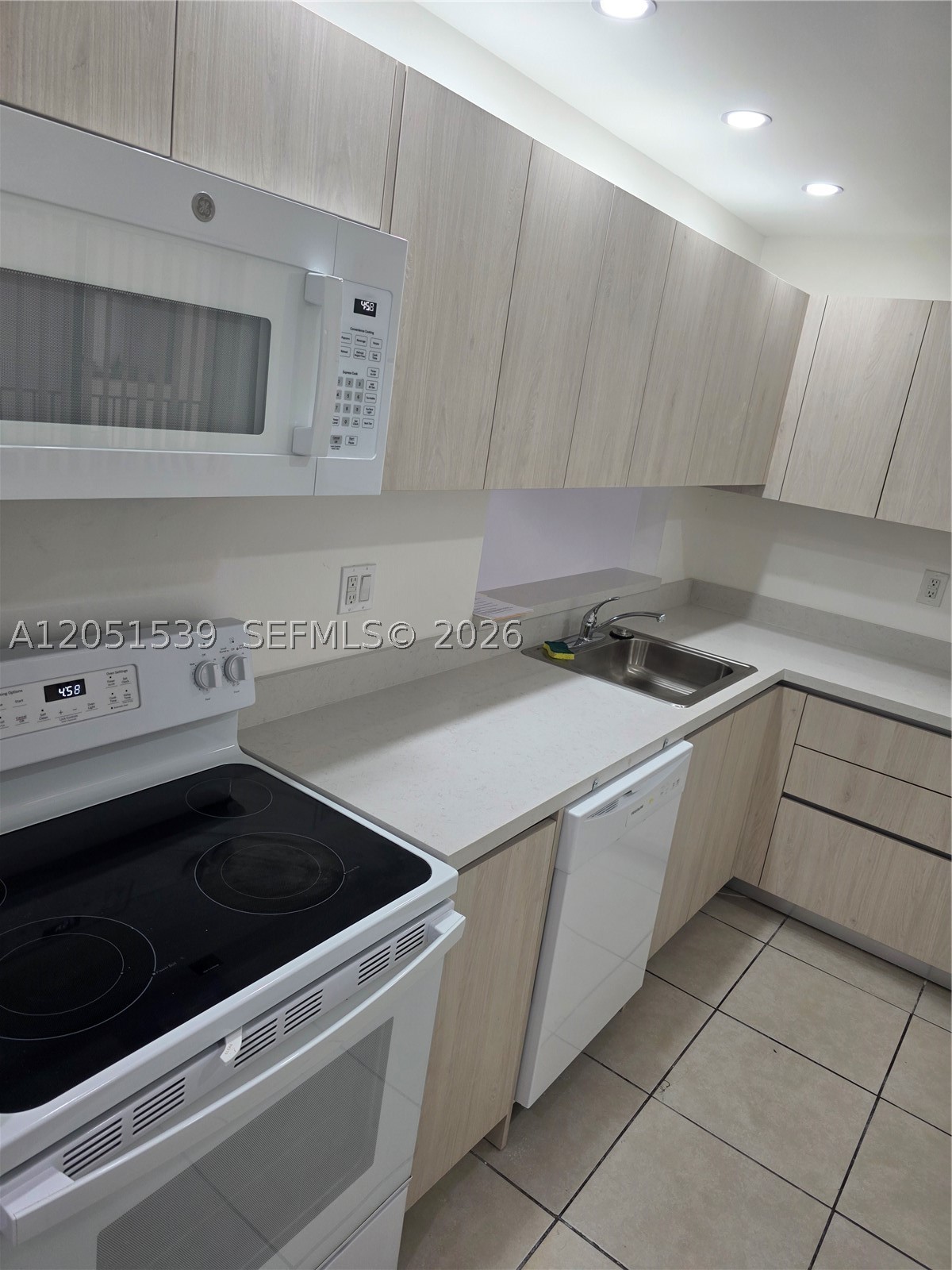 The Horizons Condo - Residential Lease