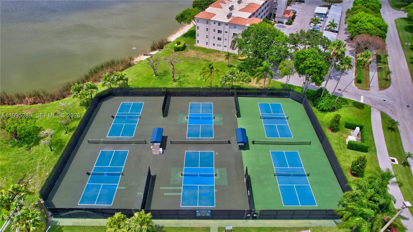 HUNTINGTON POINTE - Residential