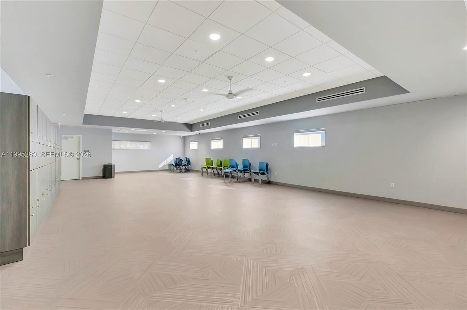 HUNTINGTON POINTE - Residential