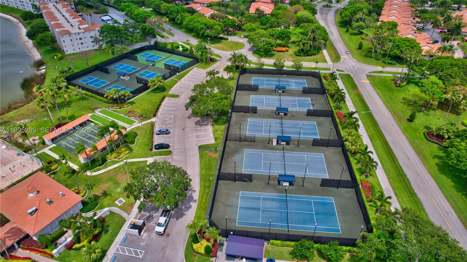 HUNTINGTON POINTE - Residential