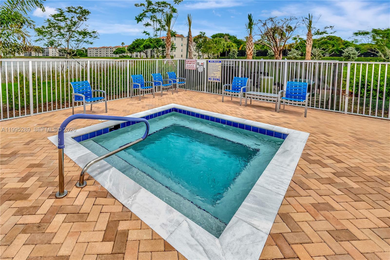 HUNTINGTON POINTE - Residential