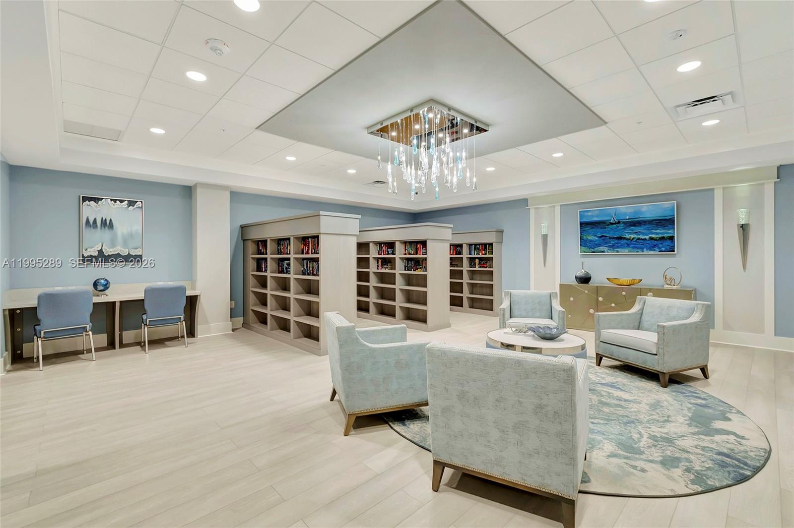 HUNTINGTON POINTE - Residential