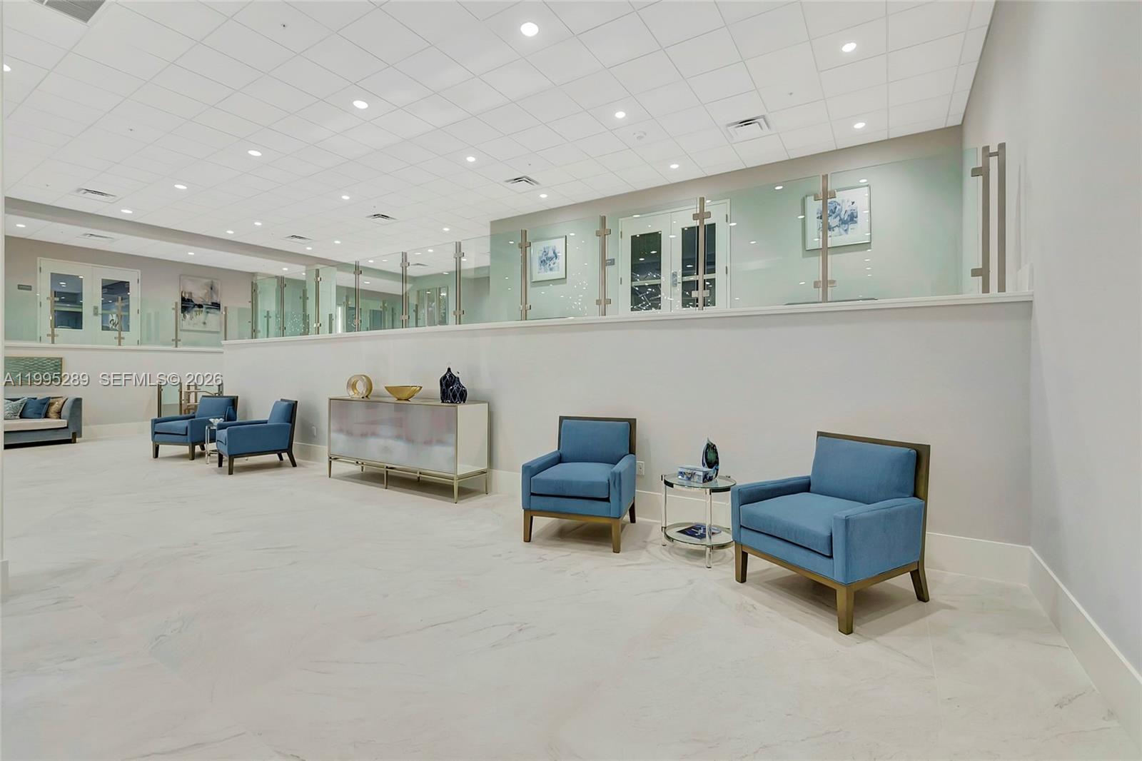HUNTINGTON POINTE - Residential