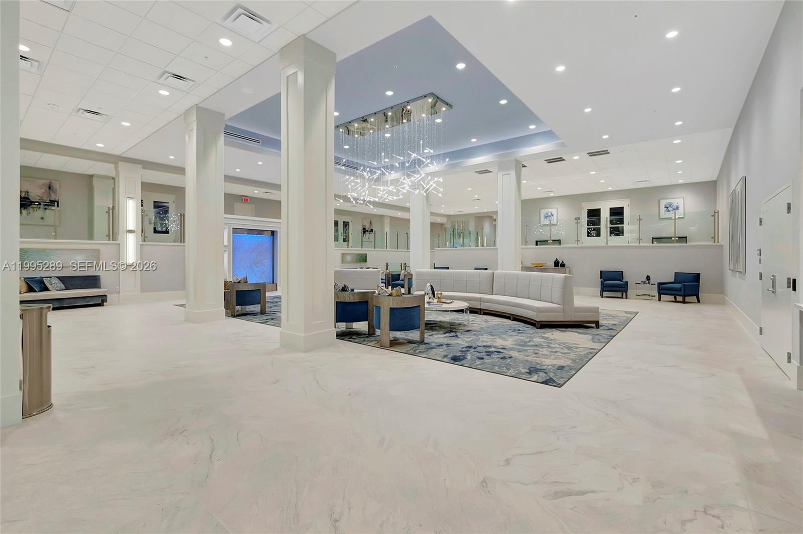 HUNTINGTON POINTE - Residential