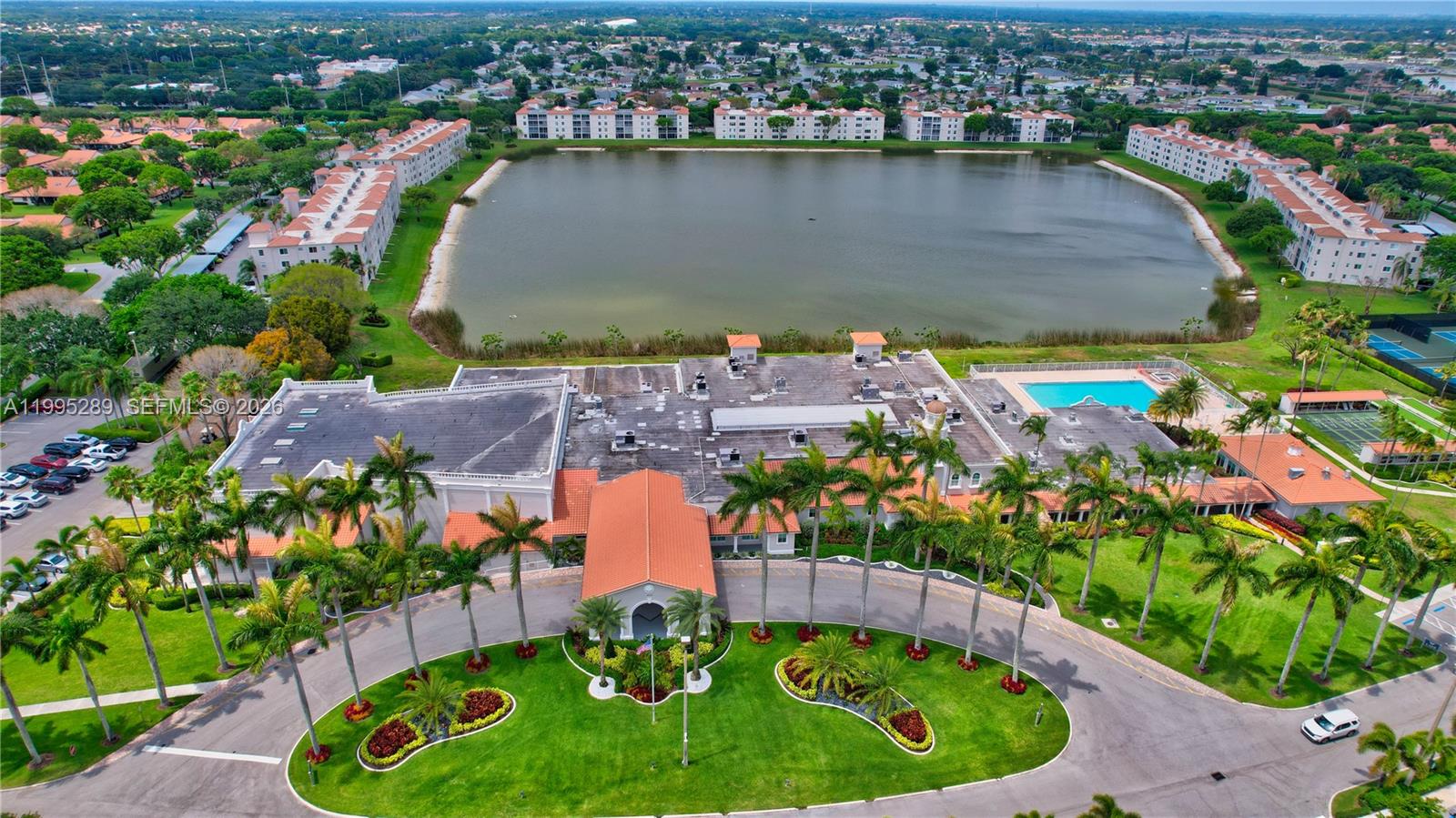 HUNTINGTON POINTE - Residential