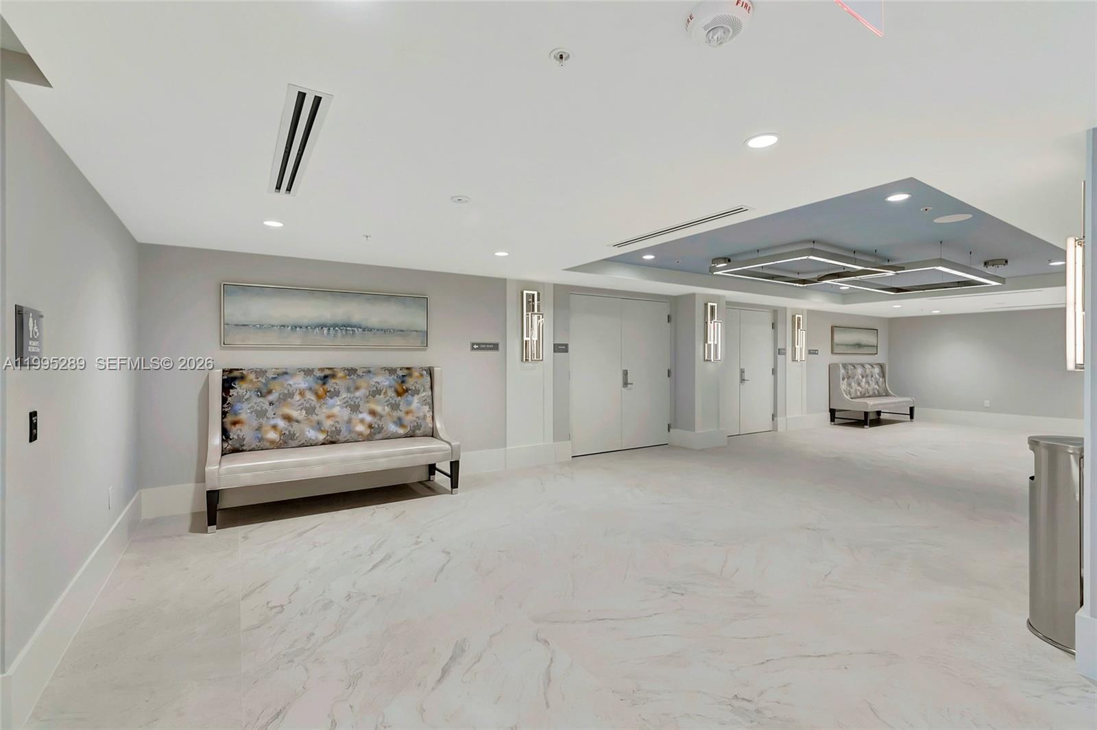 HUNTINGTON POINTE - Residential