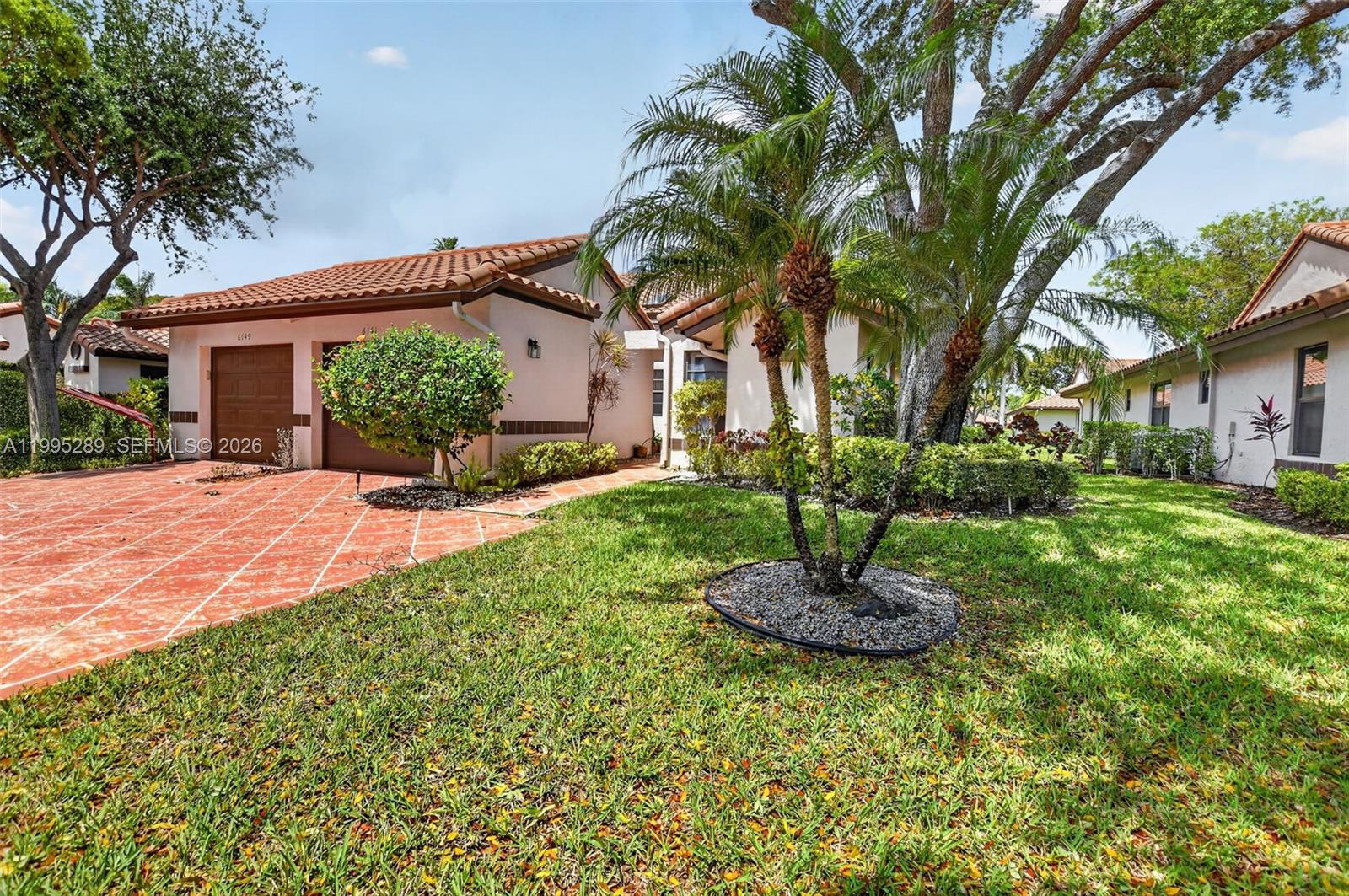 HUNTINGTON POINTE - Residential