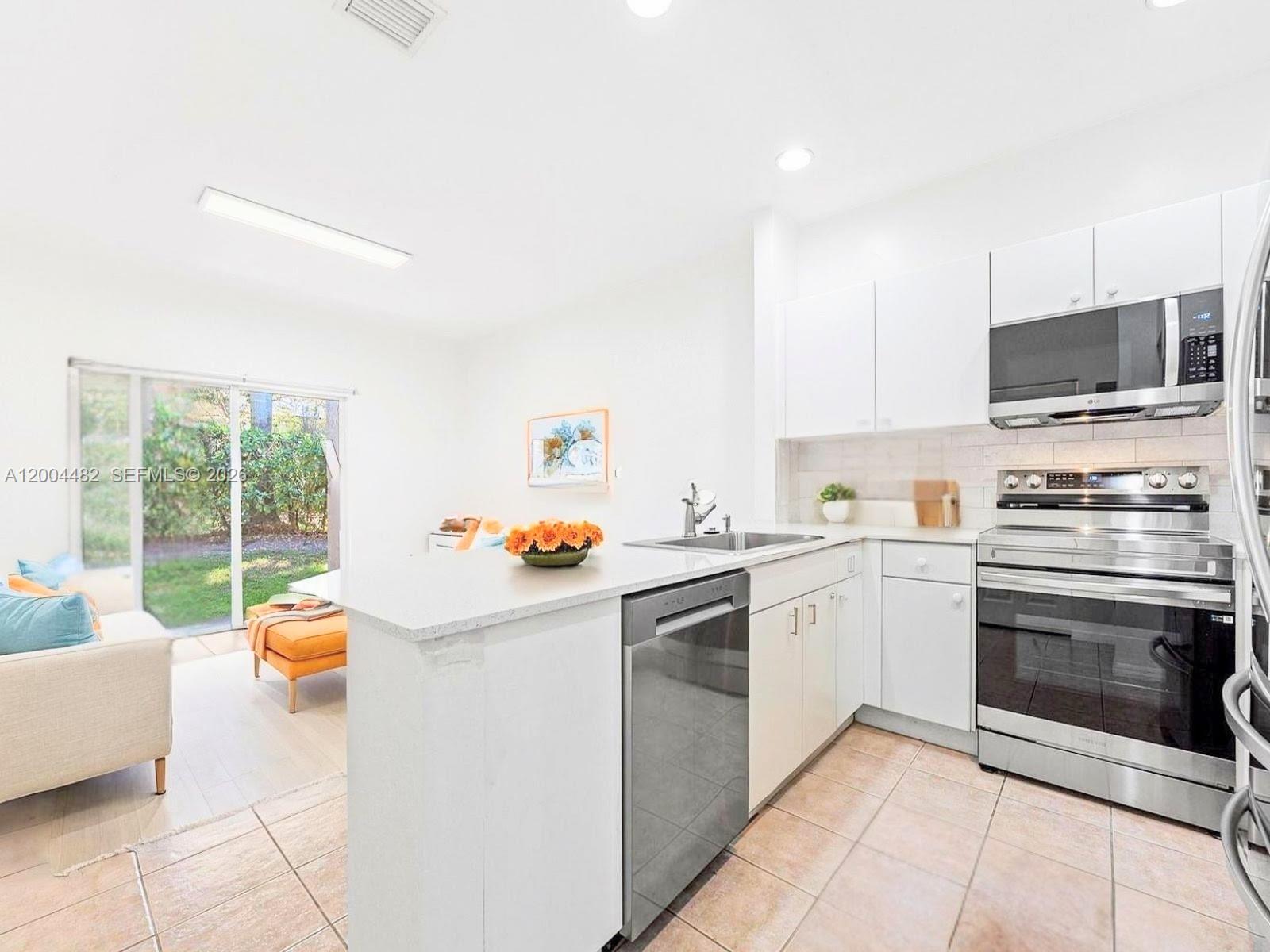 LAS BRISAS AT DORAL CONDO - Residential