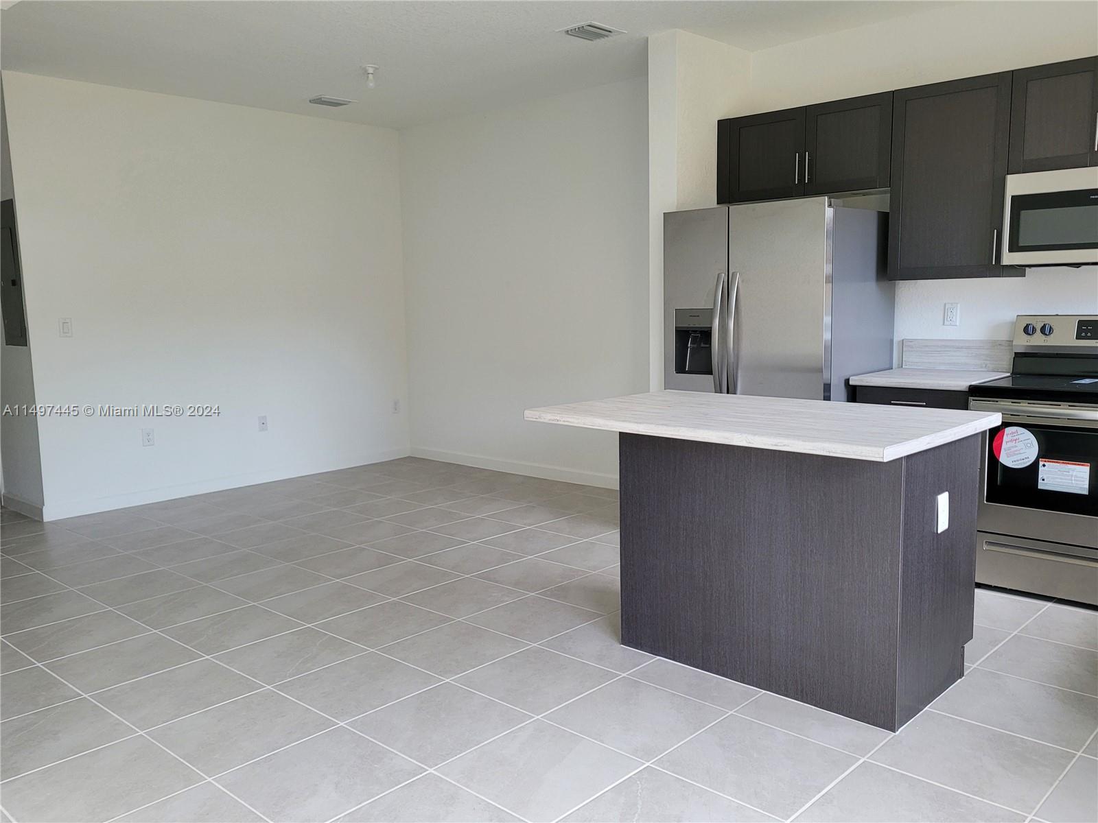 PINE ISLE - Residential Lease