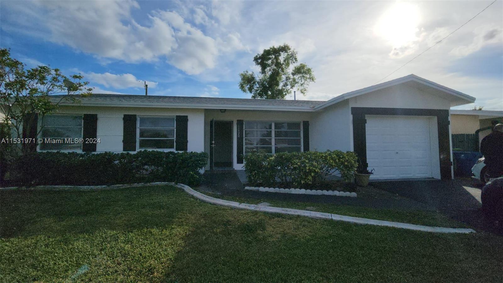 SUNRISE GOLF VILLAGE SEC - Residential