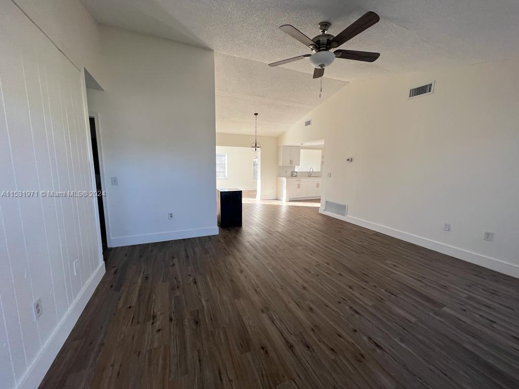 SUNRISE GOLF VILLAGE SEC - Residential